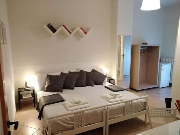 The Holiday House Hotel Сантерамо ин Коле Екстериор снимка