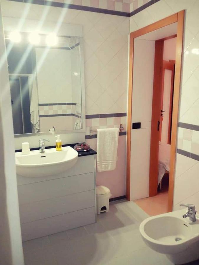 The Holiday House Hotel Сантерамо ин Коле Екстериор снимка