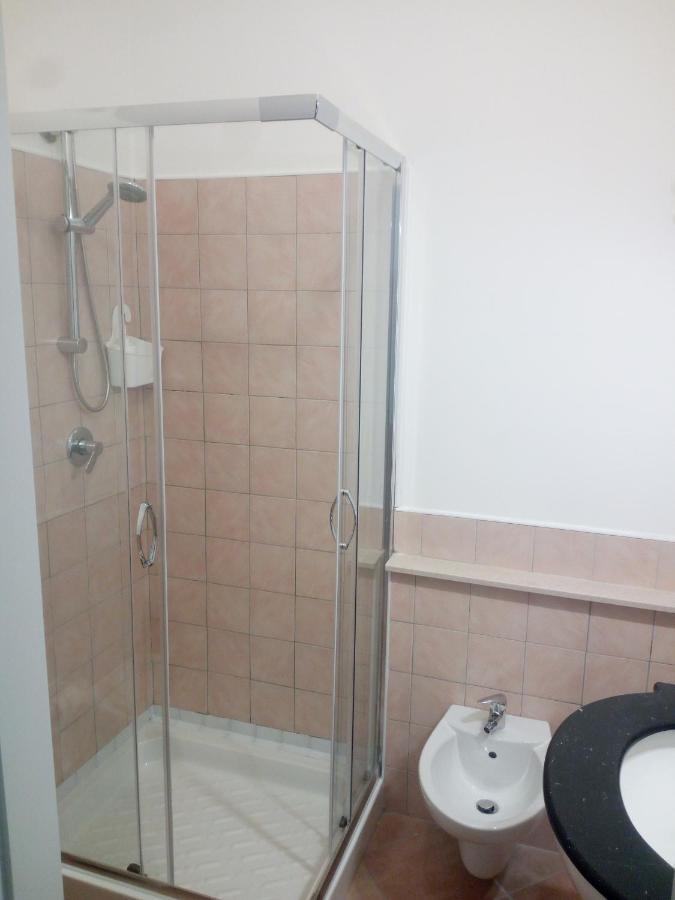 The Holiday House Hotel Сантерамо ин Коле Екстериор снимка