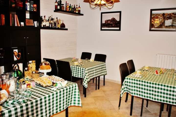 The Holiday House Hotel Сантерамо ин Коле Екстериор снимка