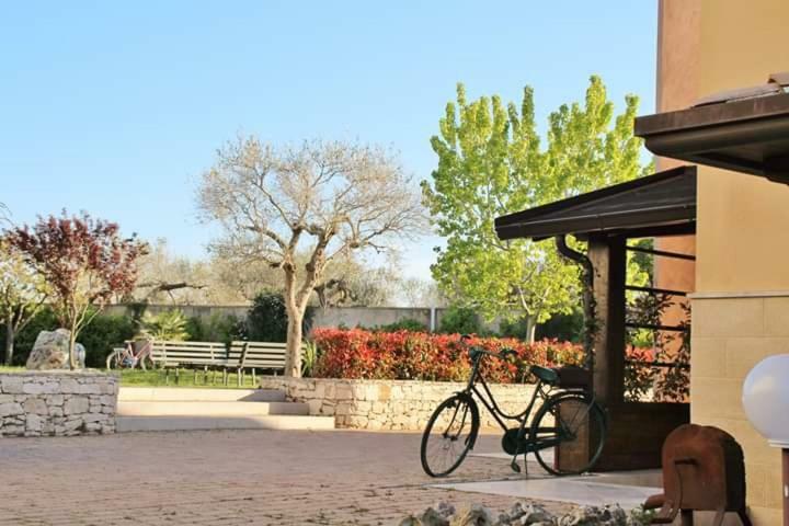 The Holiday House Hotel Сантерамо ин Коле Екстериор снимка