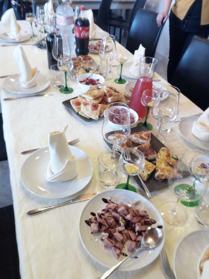 The Holiday House Hotel Сантерамо ин Коле Екстериор снимка